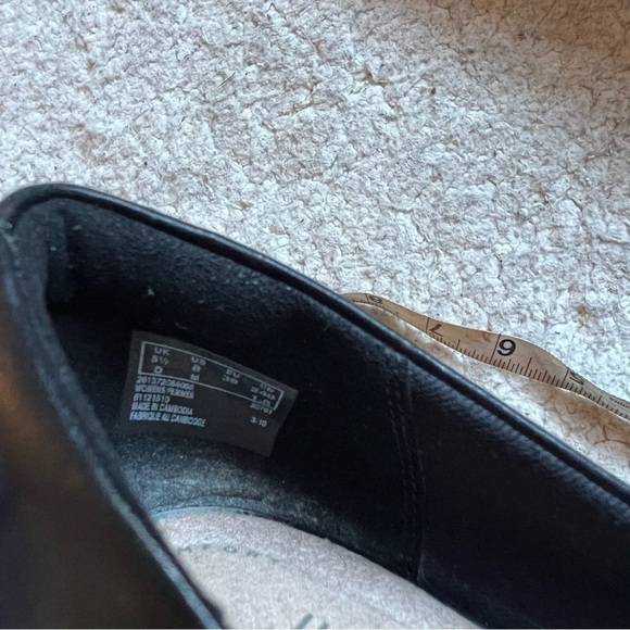 Clarks: Classic Women's Black Leather Pointed Toe Heels Linvale Jerica Pump Sz 8 - Picture 9 of 11